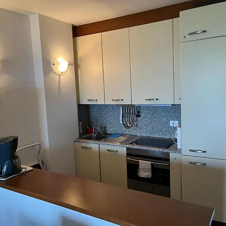 Sea View Apartment *